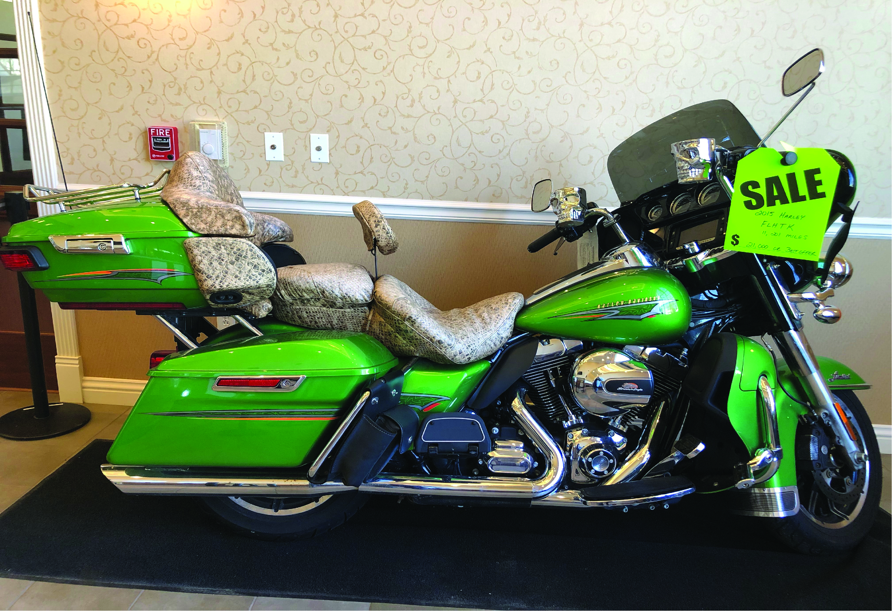 2015 Green Harley Davidson FLHTK